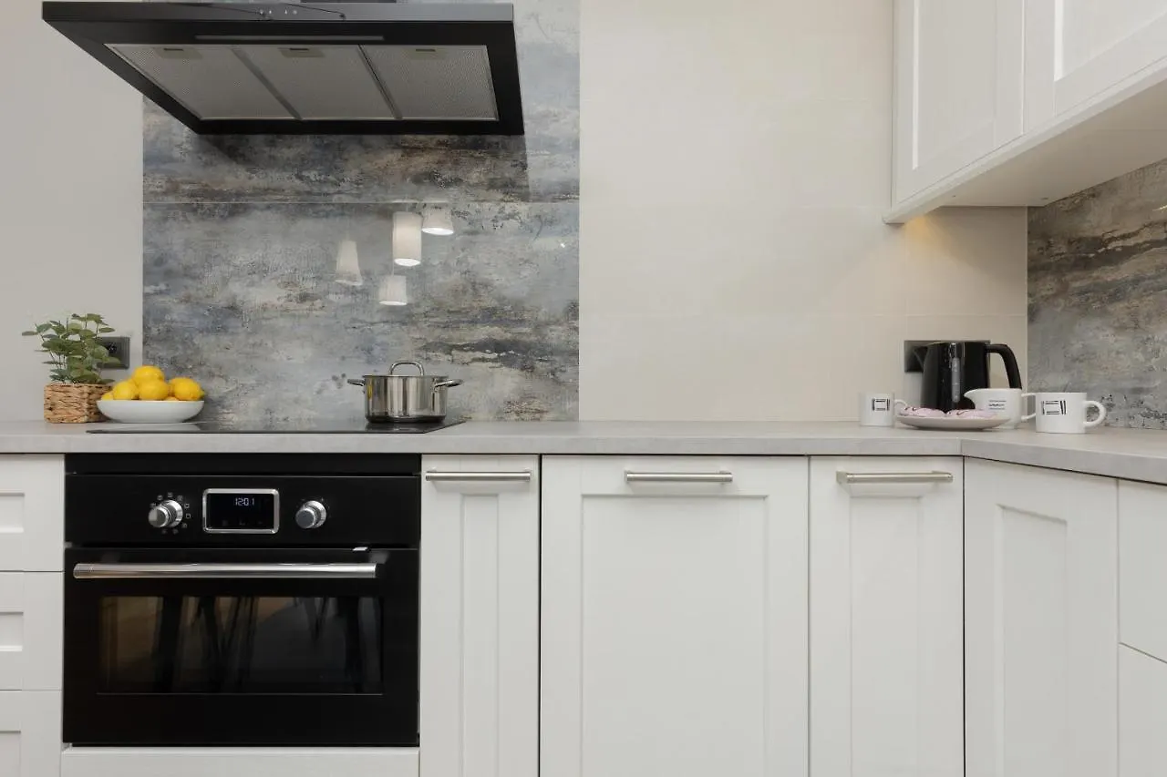 Warsaw City Centre Srebrna By Noclegi Renters شقة