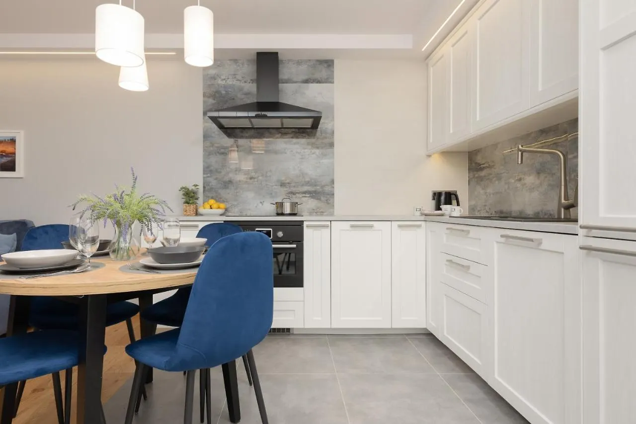Warsaw City Centre Srebrna By Noclegi Renters شقة