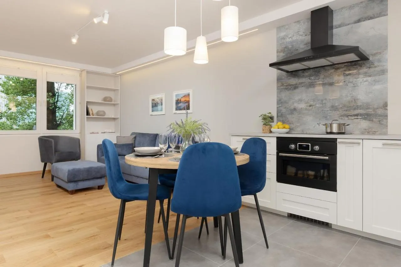 Apartment Warsaw City Centre Srebrna By Noclegi Renters Poland